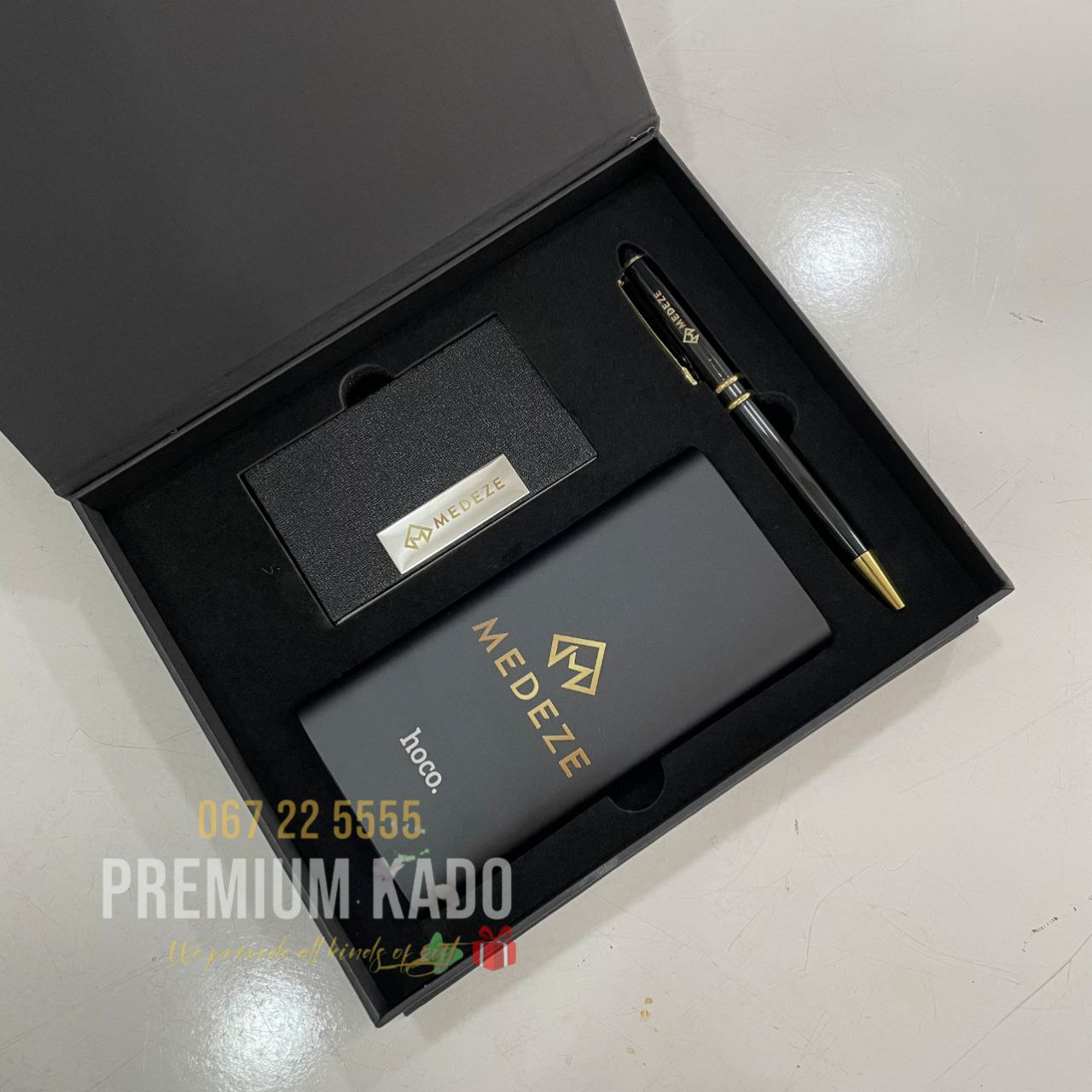 Leather Name Card Box+10000amh Power Bank+Metal Pen+Box  MEDEZE